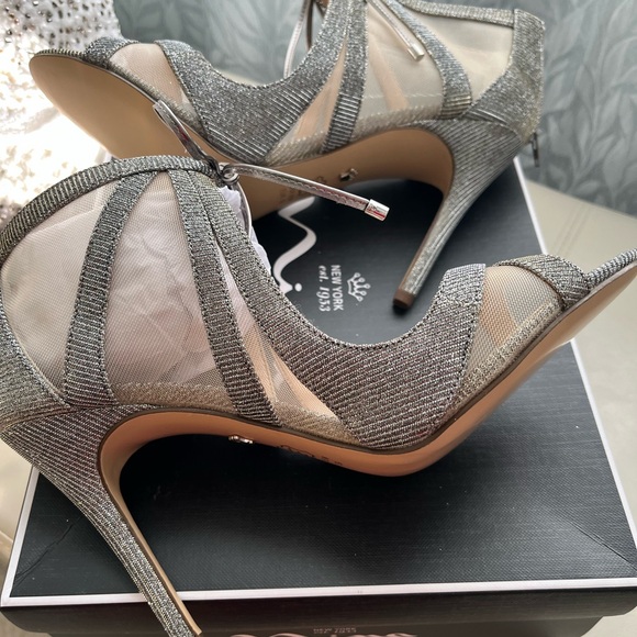 Nina Metallic “Cherie” Strappy Heels, New - Picture 7 of 7